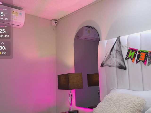 NicolleSweett04 live cam on BongaCams