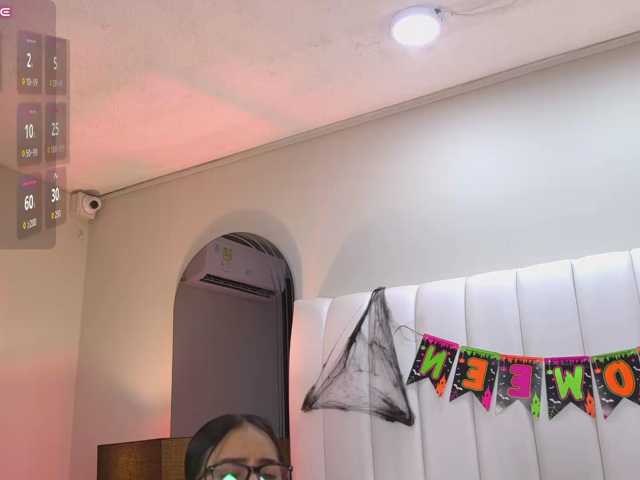 NicolleSweett04 live cam on BongaCams