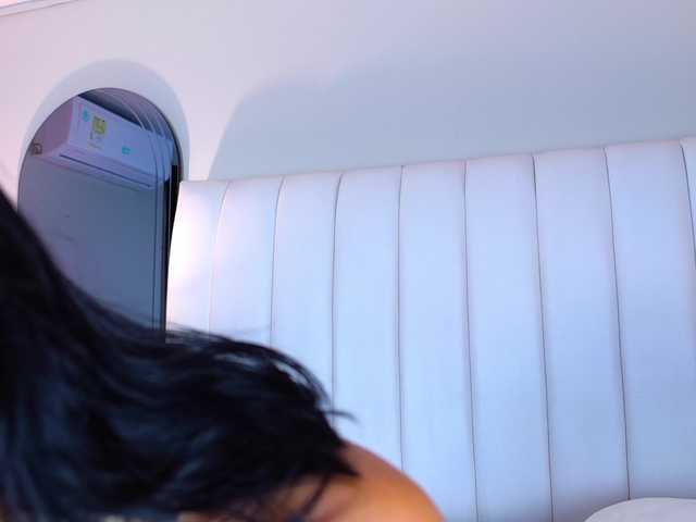 NicolleSweett04 live cam on BongaCams