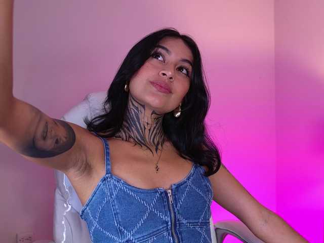 NicolleSweett04 live cam on BongaCams