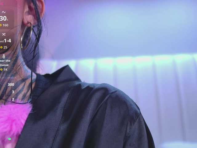 NicolleSweett04's BongaCams show and profile