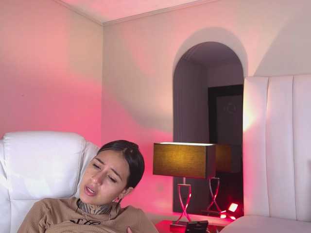 NicolleSweett04 live cam on BongaCams
