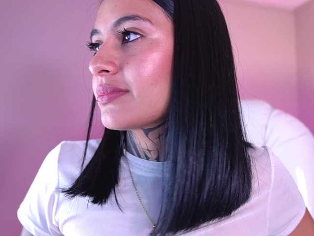 NicolleSweett04 live cam on BongaCams