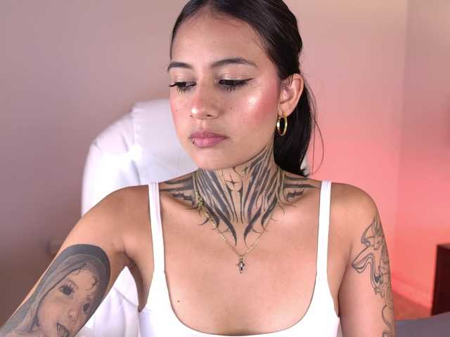 NicolleSweett04 live cam on BongaCams