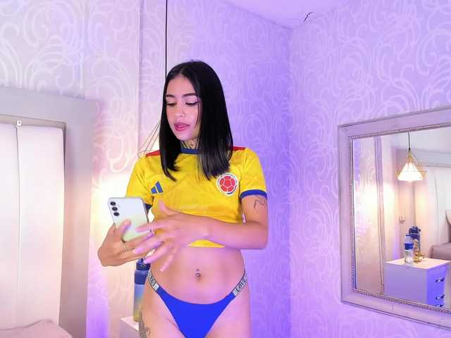 NicolleSweett04 live cam on BongaCams