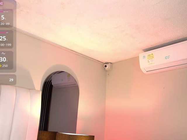 NicolleSweett04 live cam on BongaCams