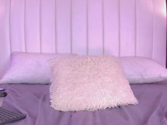 NicolleSweett04 live cam on BongaCams