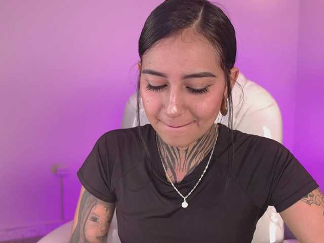 NicolleSweett04 live cam on BongaCams