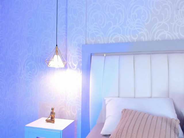 NicolleSweett04 live cam on BongaCams
