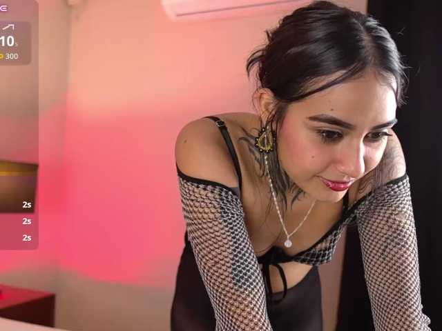 NicolleSweett04 live cam on BongaCams