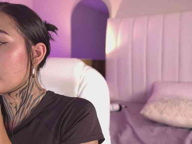 NicolleSweett04