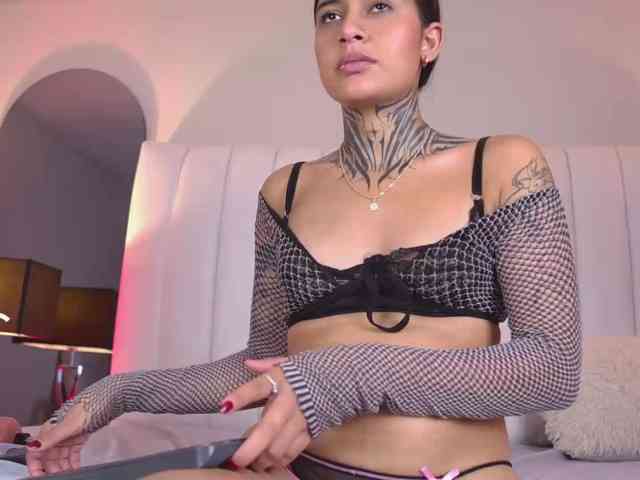 NicolleSweett04