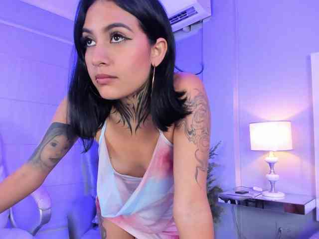 NicolleSweett04