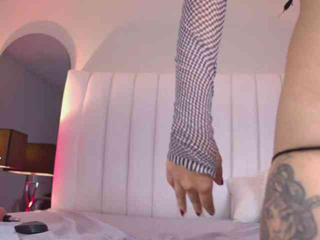 NicolleSweett04 NicolleSweett04
