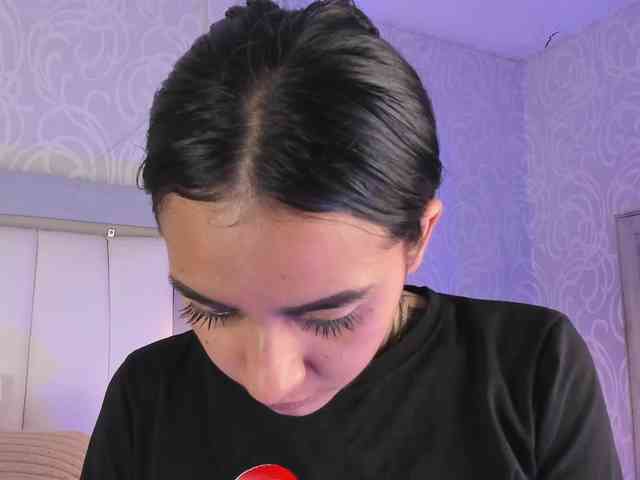 NicolleSweett04 webcam