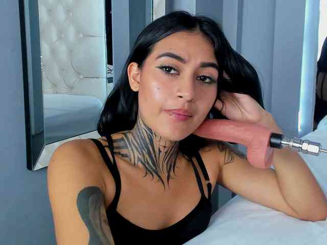 NicolleSweett04