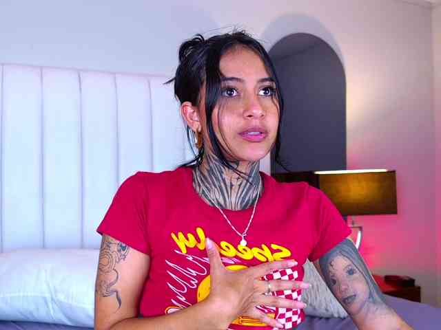 NicolleSweett04