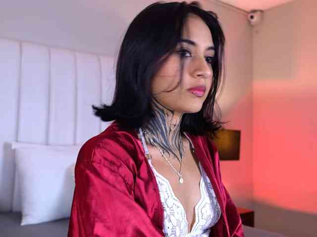 NicolleSweett04 webcam