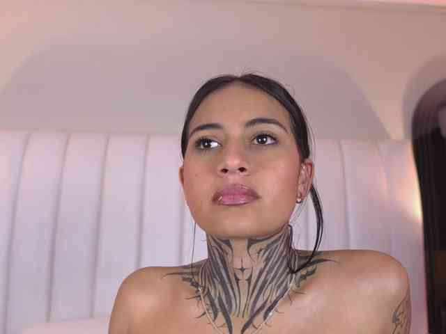 NicolleSweett04