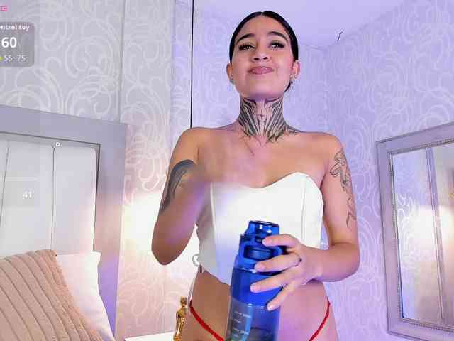 NicolleSweett04