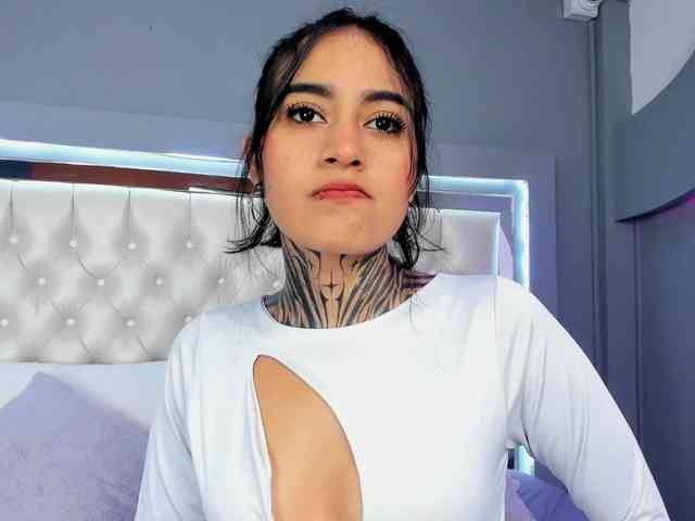 NicolleSweett04