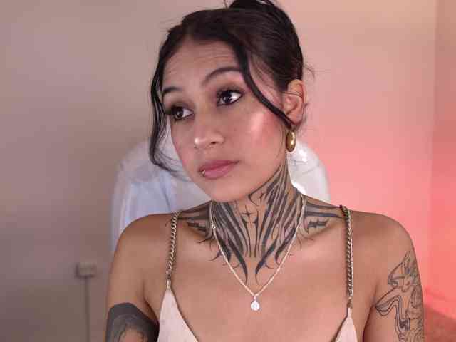 NicolleSweett04 webcam