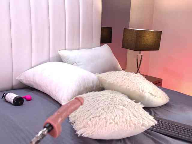NicolleSweett04 webcam