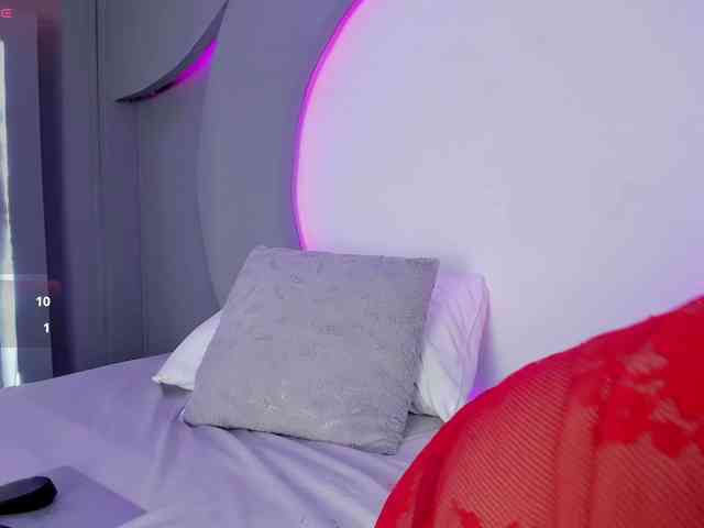 NicolleSweett04 webcam