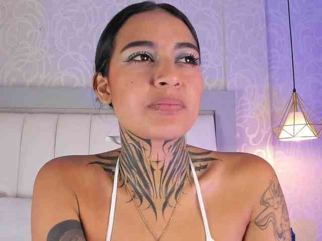 NicolleSweett04 webcam