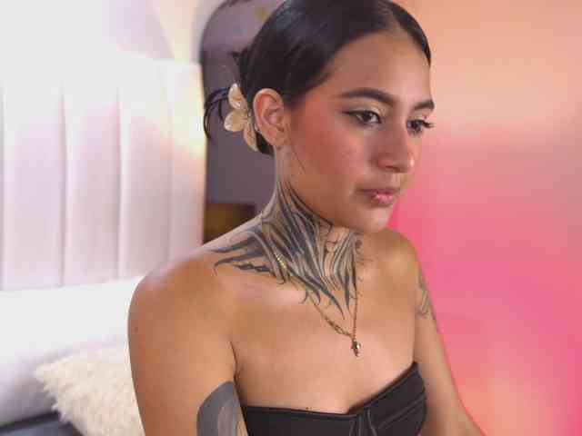 NicolleSweett04