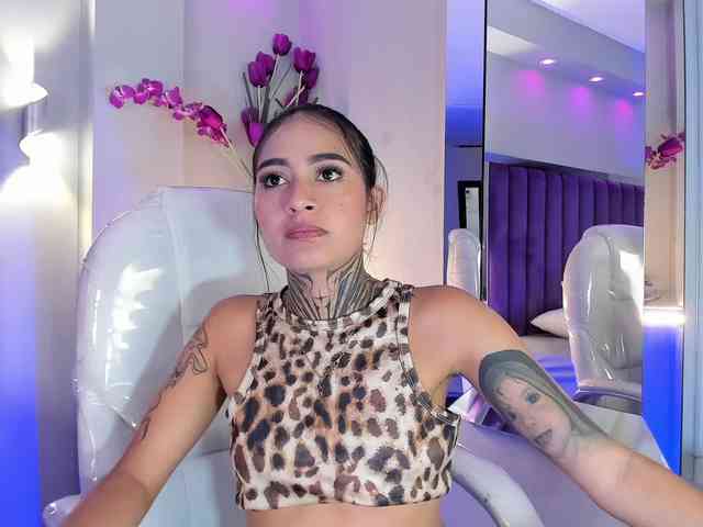 NicolleSweett04 NicolleSweett04