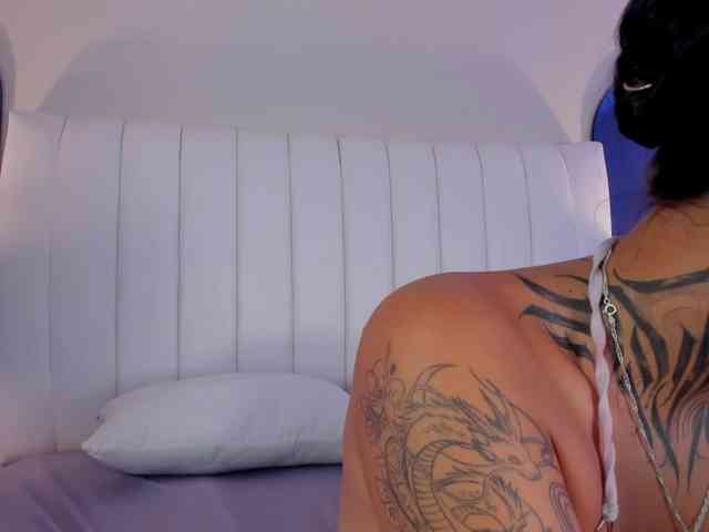 NicolleSweett04 webcam