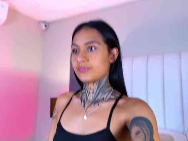 NicolleSweett04