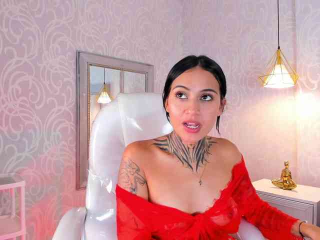 NicolleSweett04 webcam