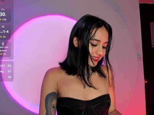 NicolleSweett04 webcam