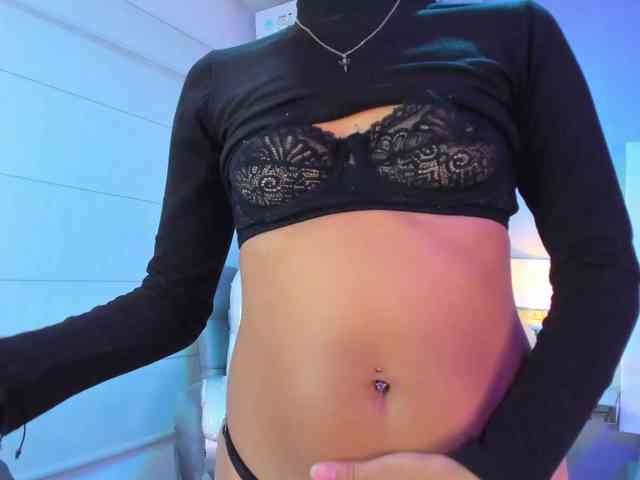 NicolleSweett04 webcam