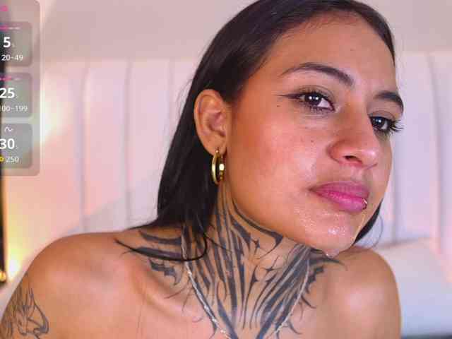 NicolleSweett04 webcam