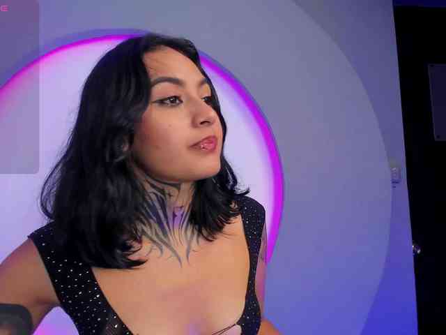 NicolleSweett04