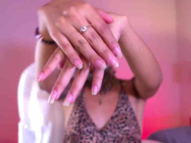 NicolleSweett04 webcam
