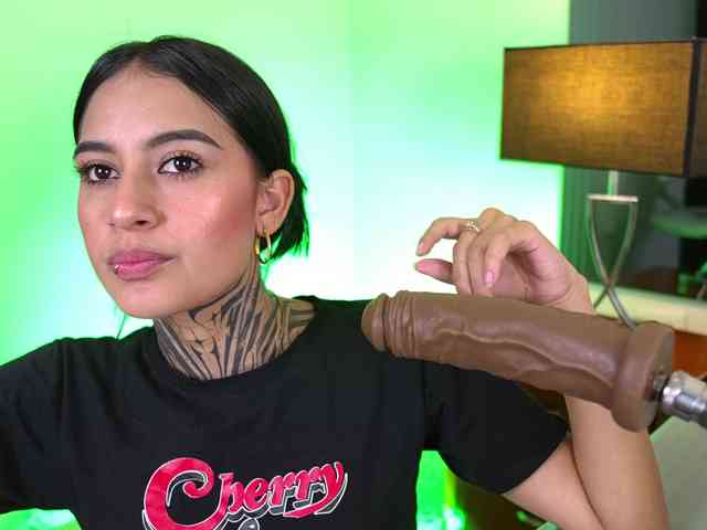 NicolleSweett04 webcam