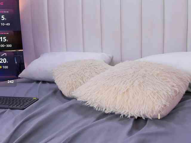 NicolleSweett04 NicolleSweett04