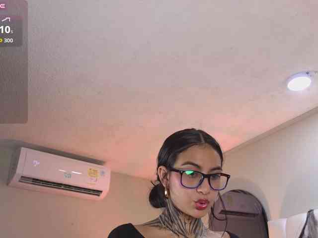 NicolleSweett04