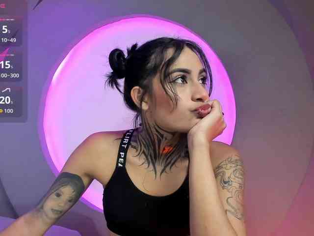 NicolleSweett04