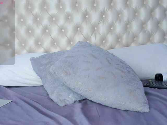 NicolleSweett04 webcam