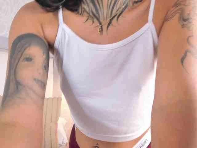 NicolleSweett04