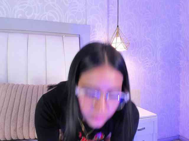 NicolleSweett04 webcam