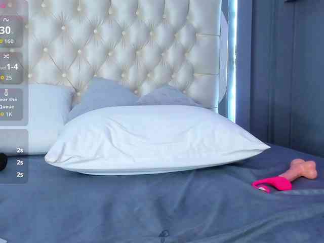 NicolleSweett04 webcam