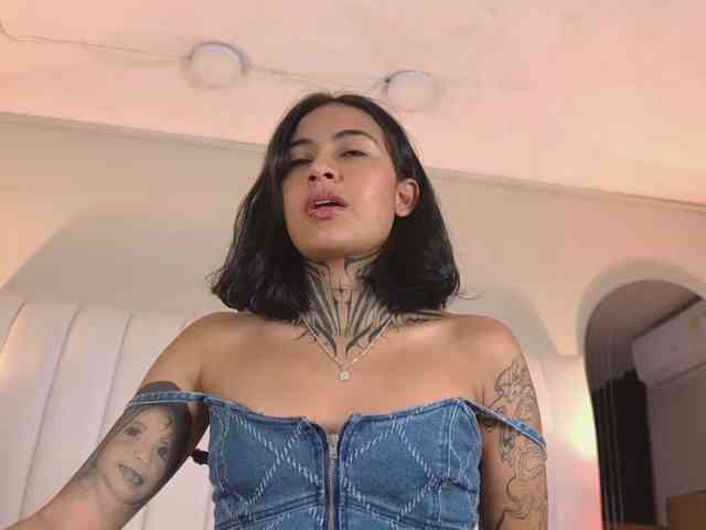 NicolleSweett04