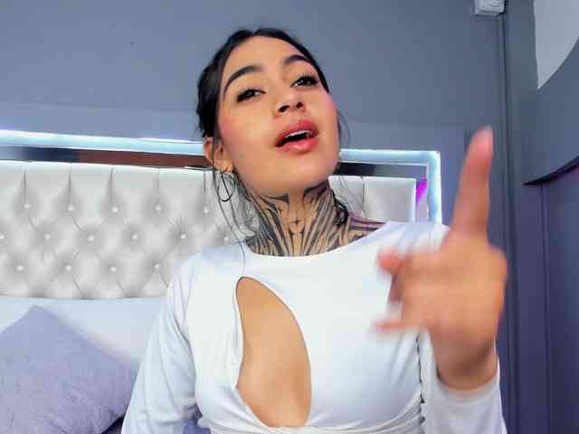 NicolleSweett04