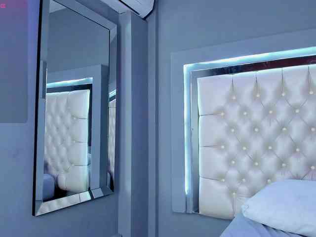 NicolleSweett04
